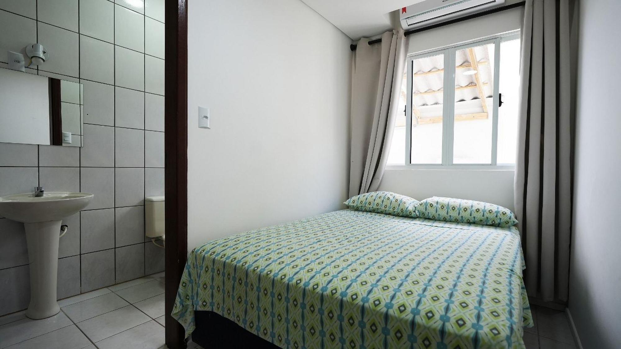 Residencial Adolfo - Mestre Naro Bombinhas Eksteriør billede