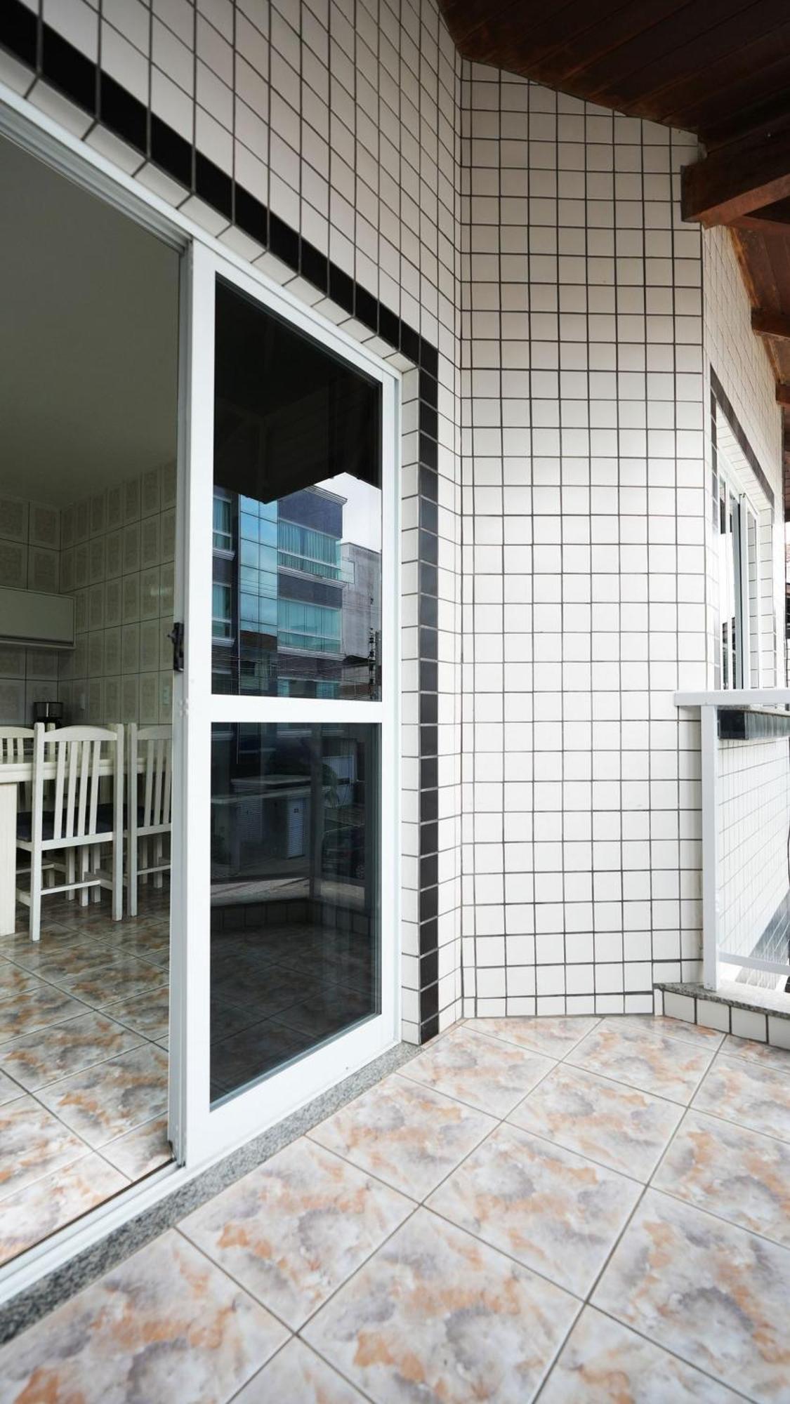 Residencial Adolfo - Mestre Naro Bombinhas Eksteriør billede