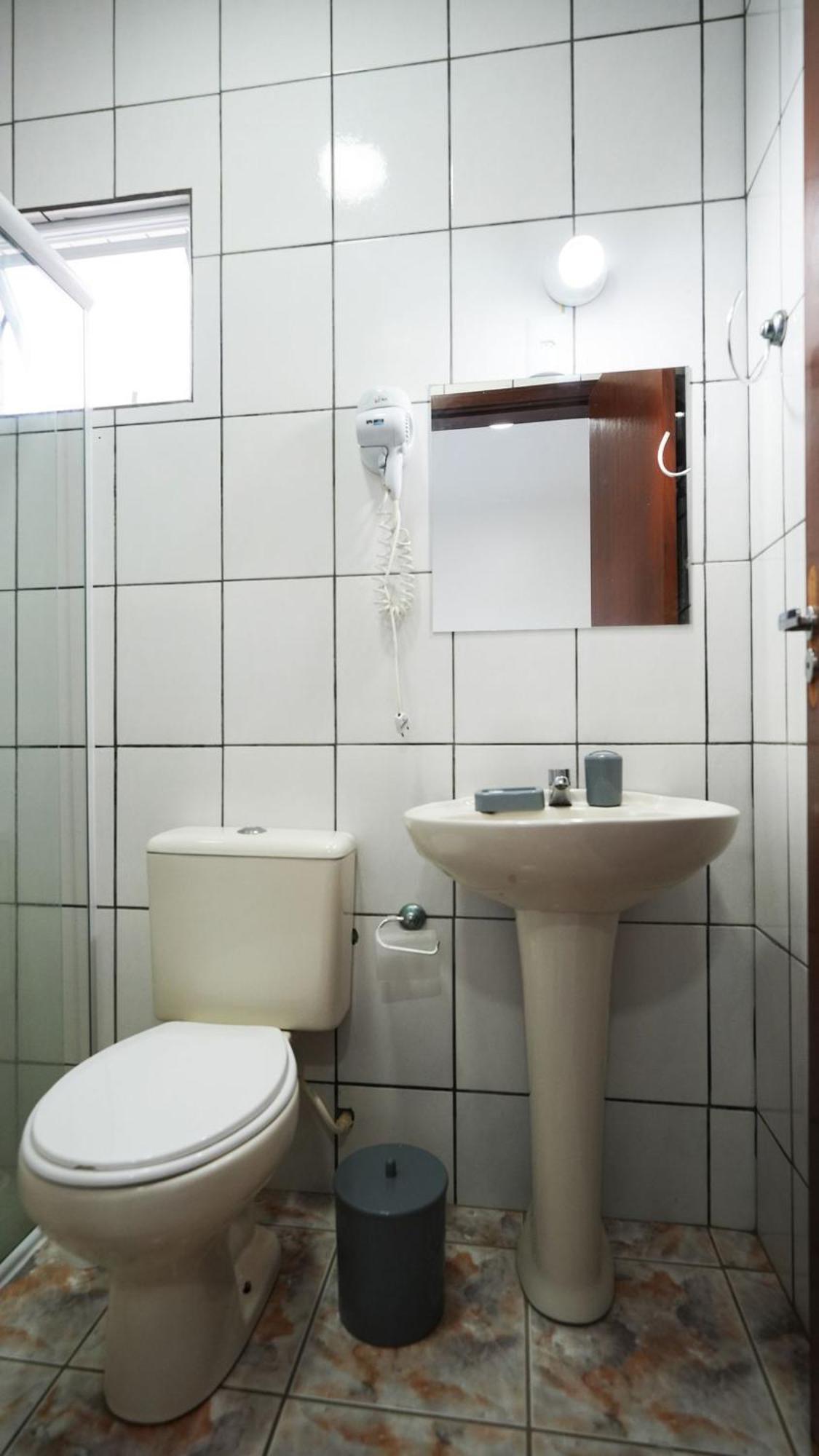 Residencial Adolfo - Mestre Naro Bombinhas Eksteriør billede