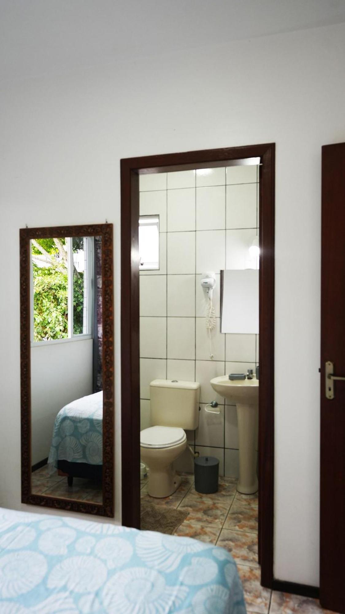 Residencial Adolfo - Mestre Naro Bombinhas Eksteriør billede