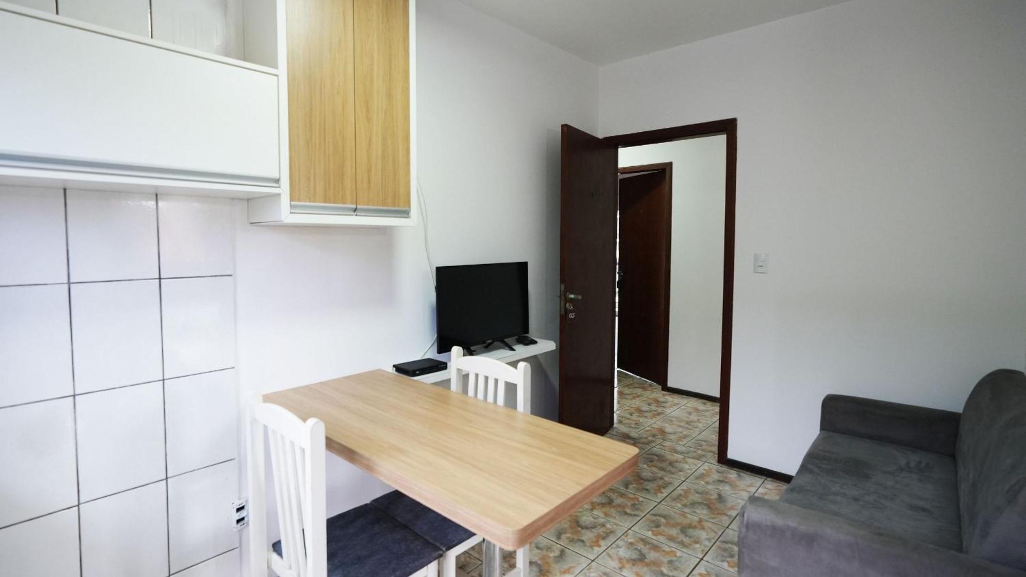 Residencial Adolfo - Mestre Naro Bombinhas Eksteriør billede